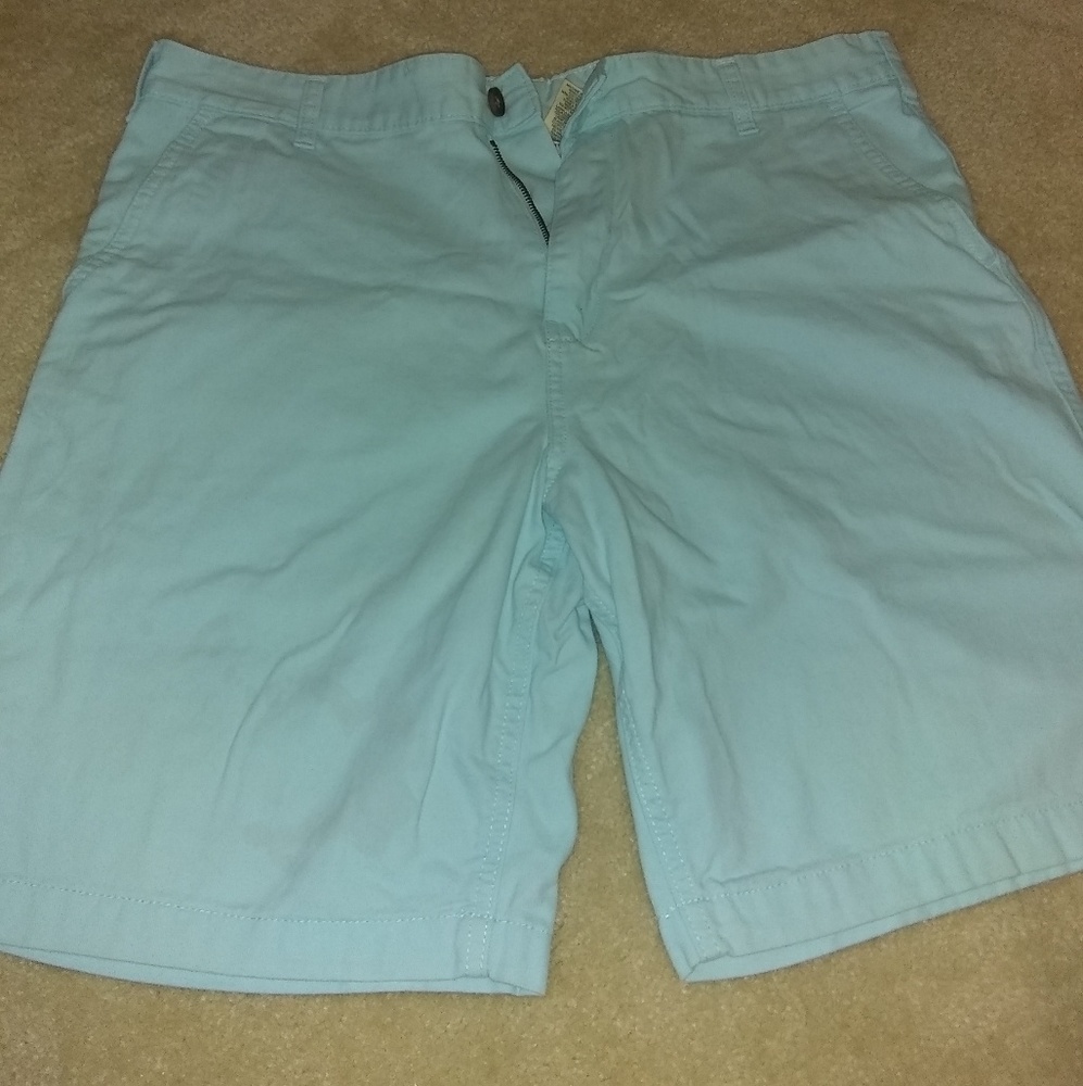 Never worn men's aqua colored shor